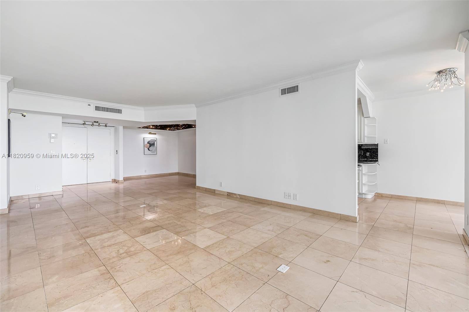 20281 E Country Club Dr #1412, Aventura FL 33180