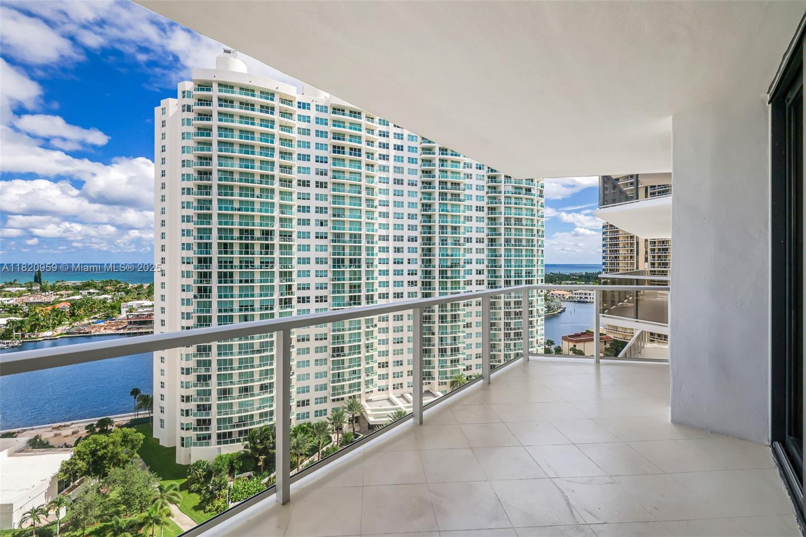 20281 E Country Club Dr #1412, Aventura FL 33180