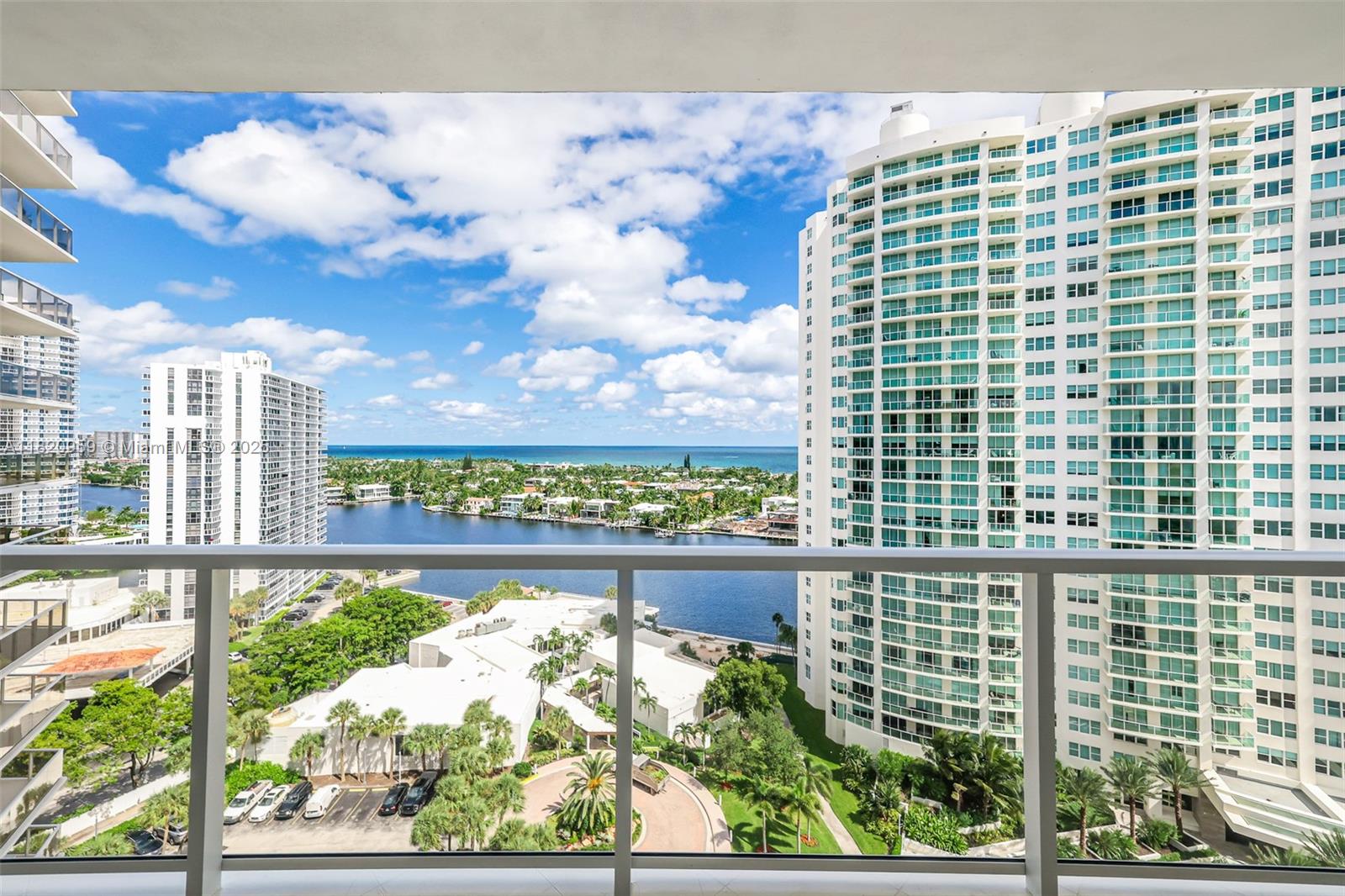 20281 E Country Club Dr #1412, Aventura FL 33180