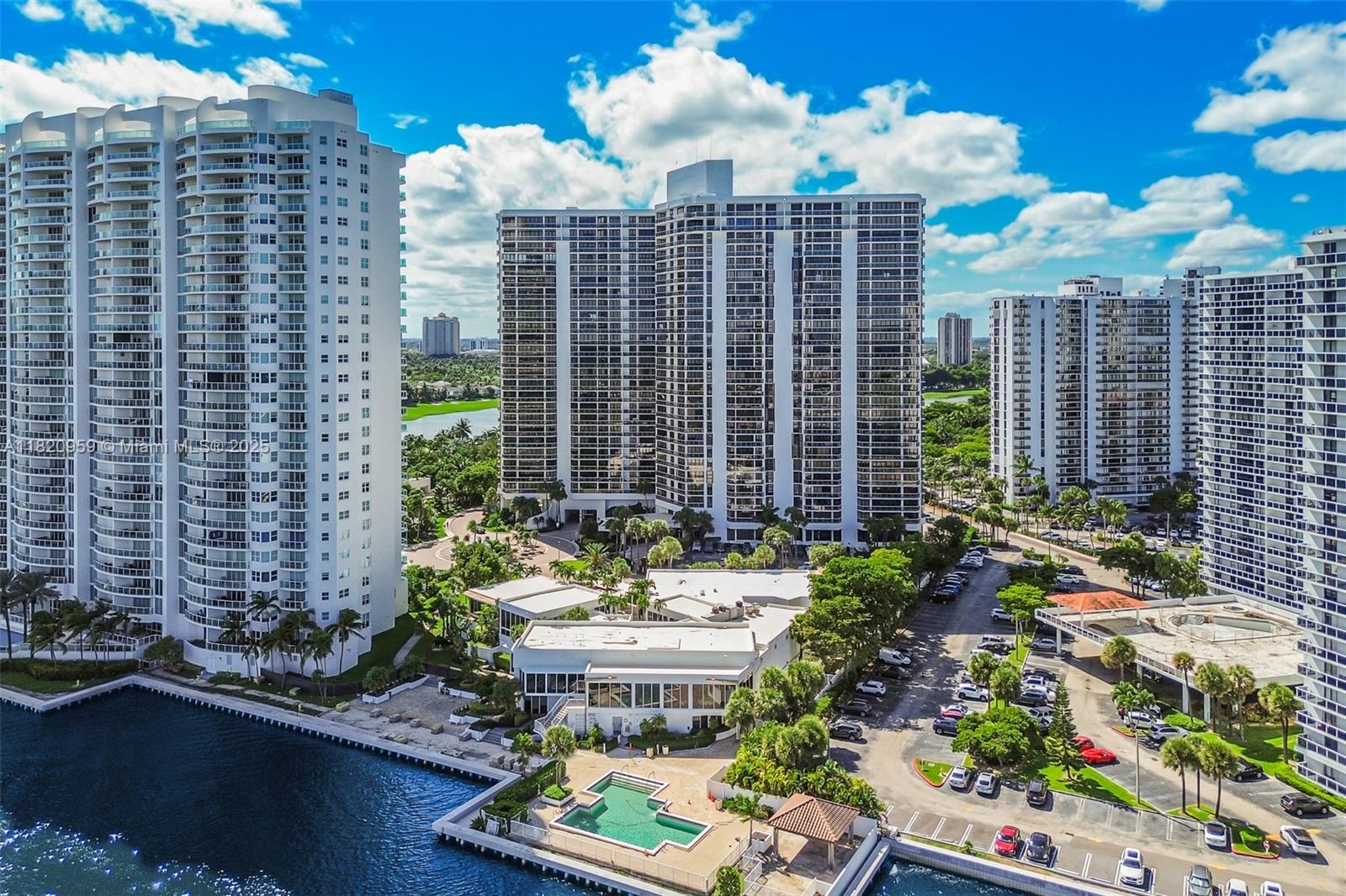 20281 E Country Club Dr #1412, Aventura FL 33180