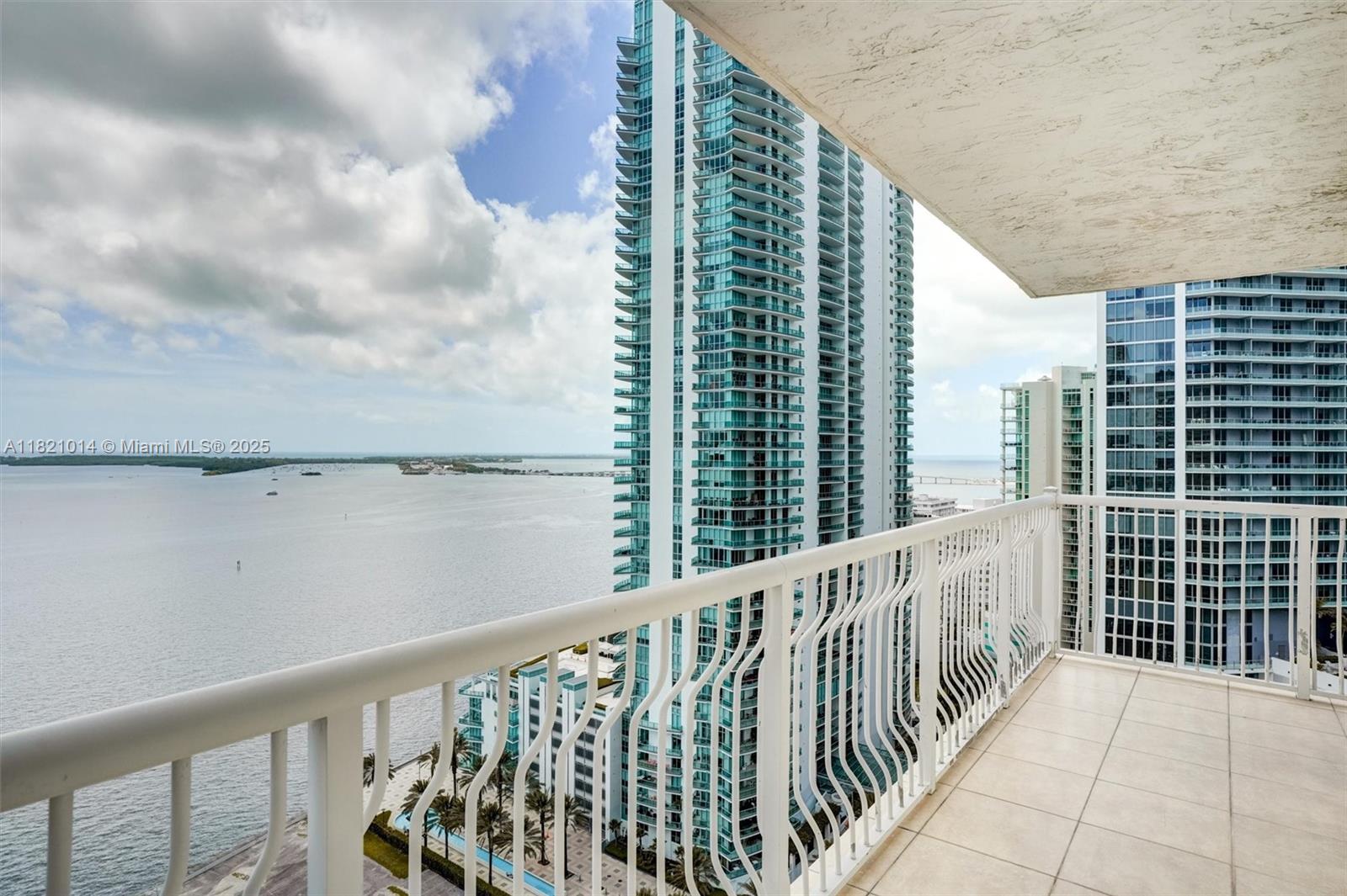 1200 Brickell Bay Dr #2501, Miami FL 33131