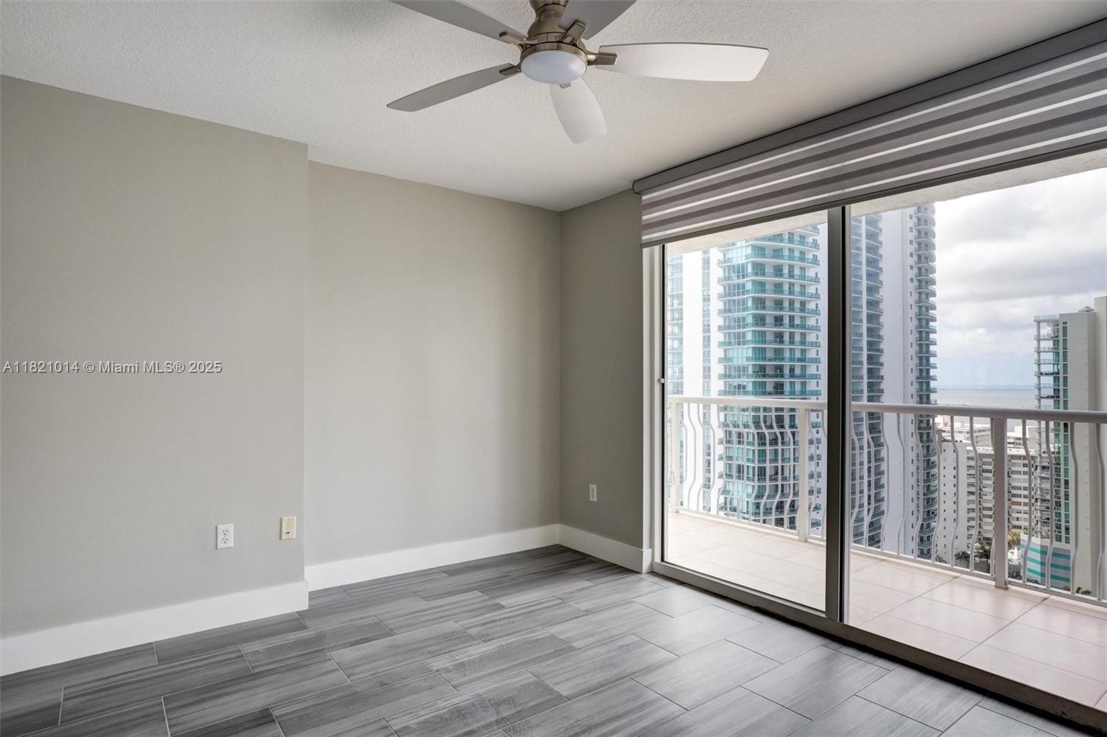1200 Brickell Bay Dr #2501, Miami FL 33131