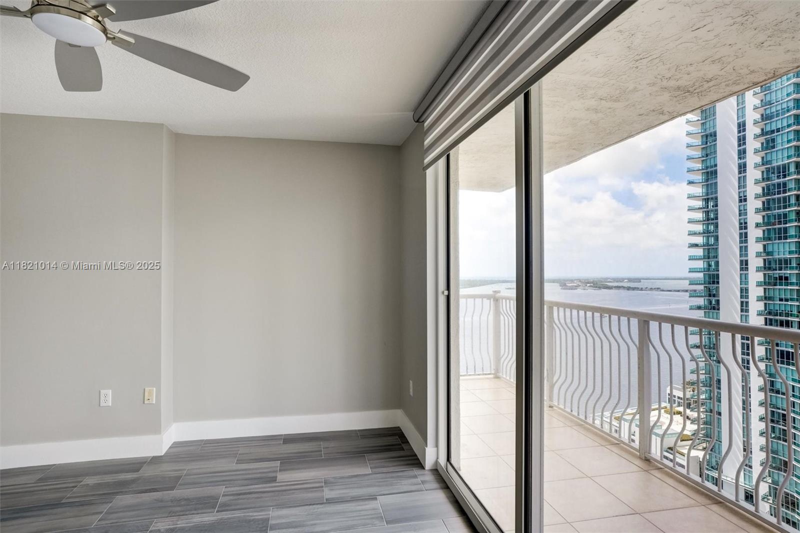1200 Brickell Bay Dr #2501, Miami FL 33131