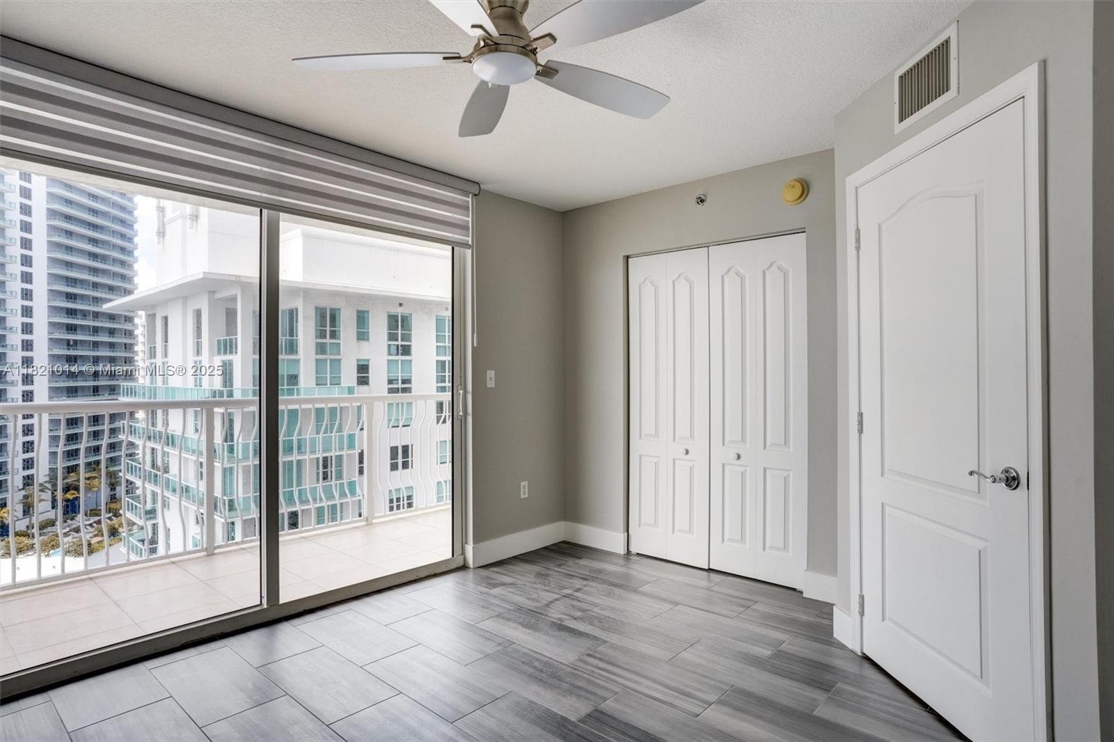 1200 Brickell Bay Dr #2501, Miami FL 33131