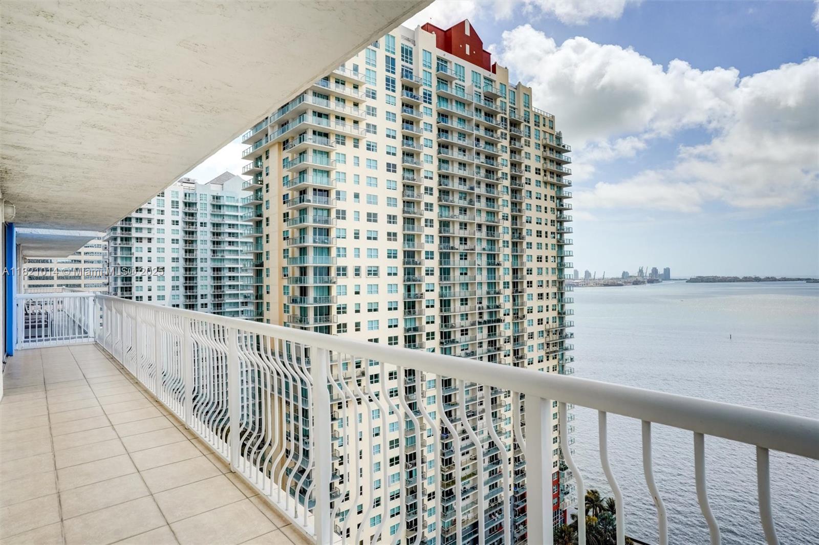 1200 Brickell Bay Dr #2501, Miami FL 33131