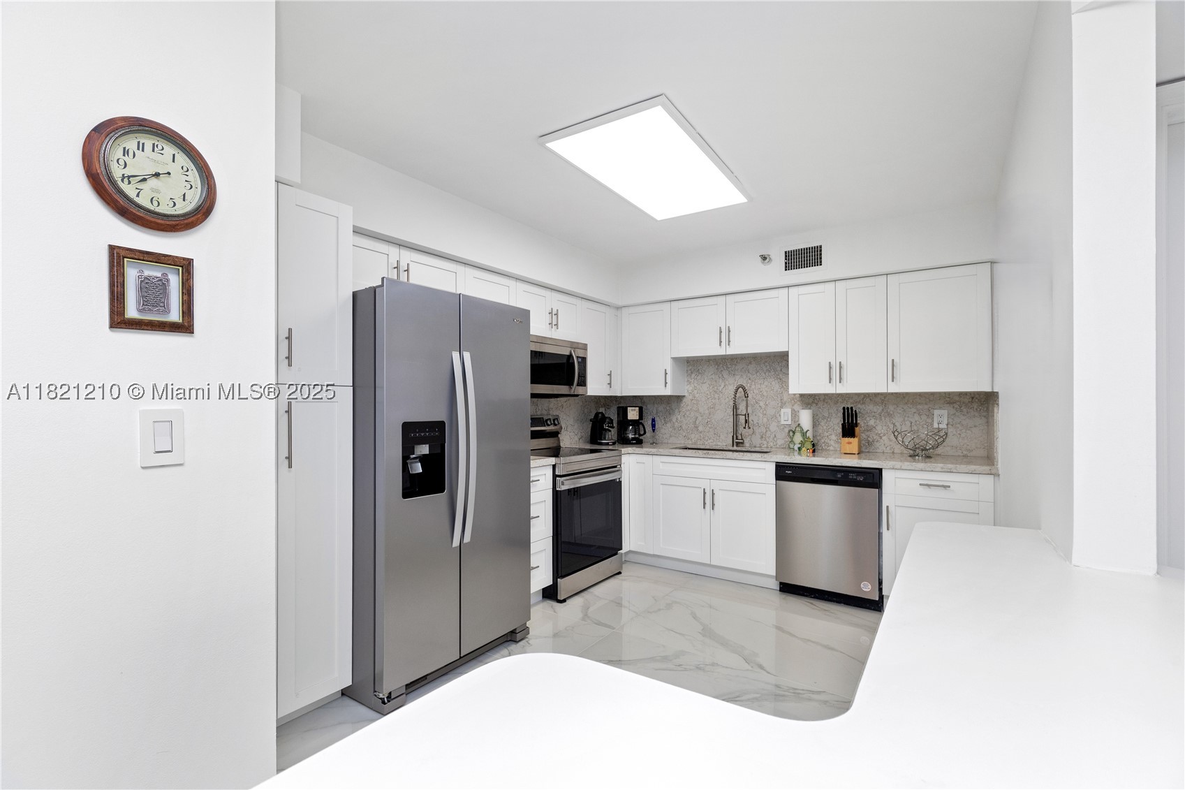 3530 Mystic Pointe Dr #2108, Aventura FL 33180