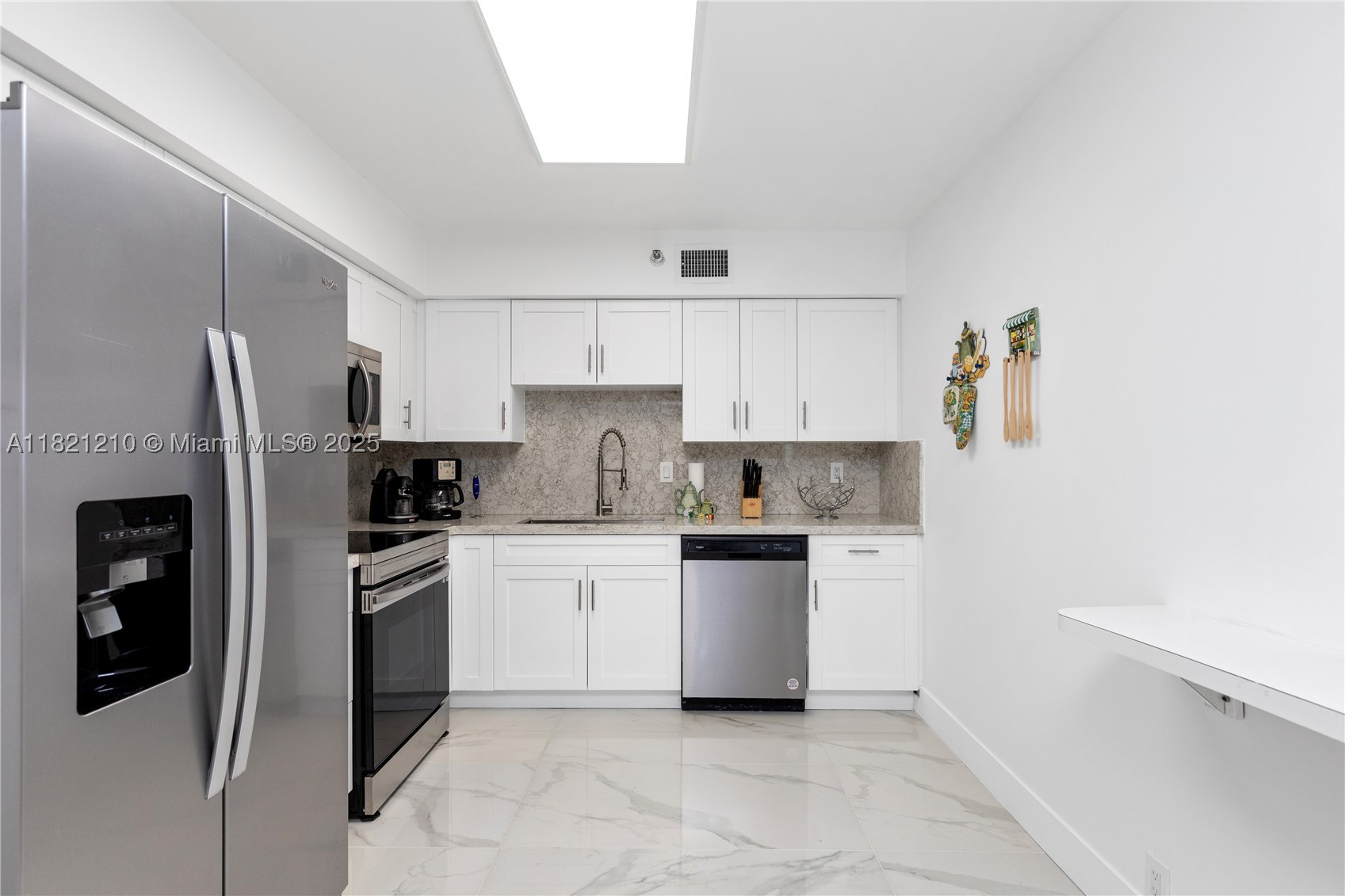 3530 Mystic Pointe Dr #2108, Aventura FL 33180