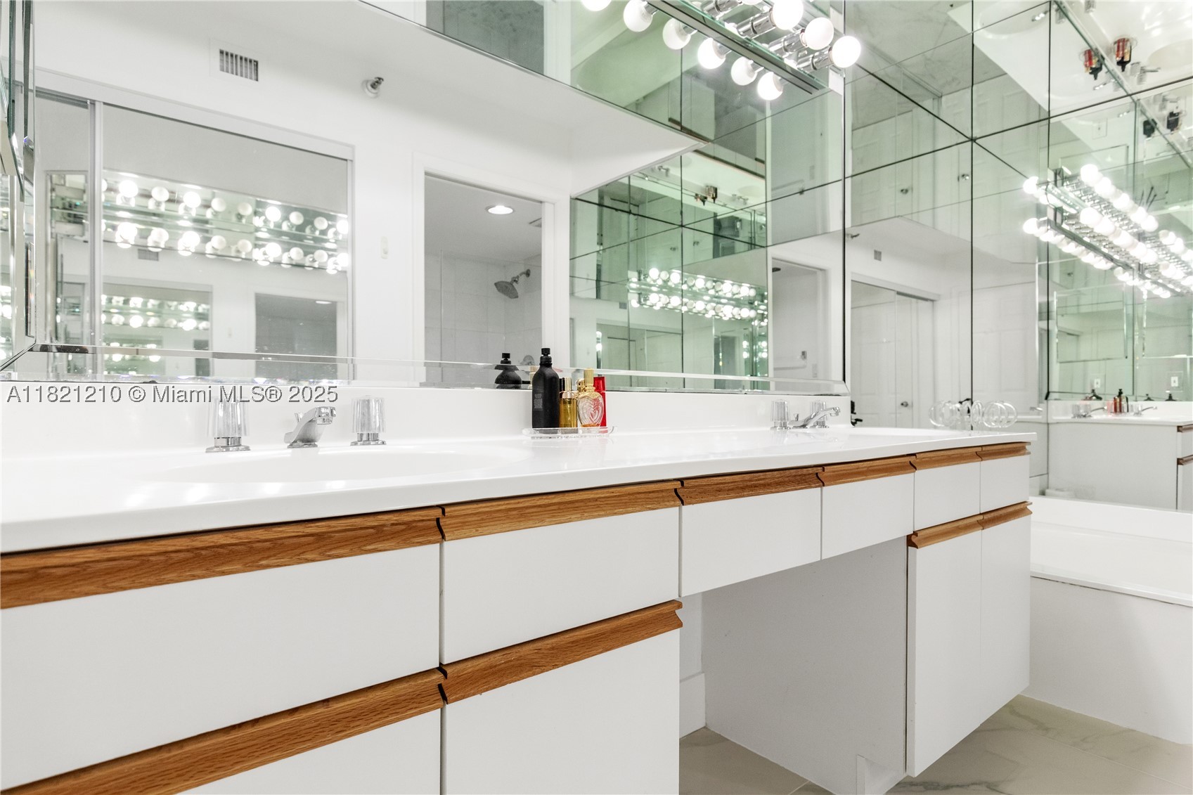 3530 Mystic Pointe Dr #2108, Aventura FL 33180
