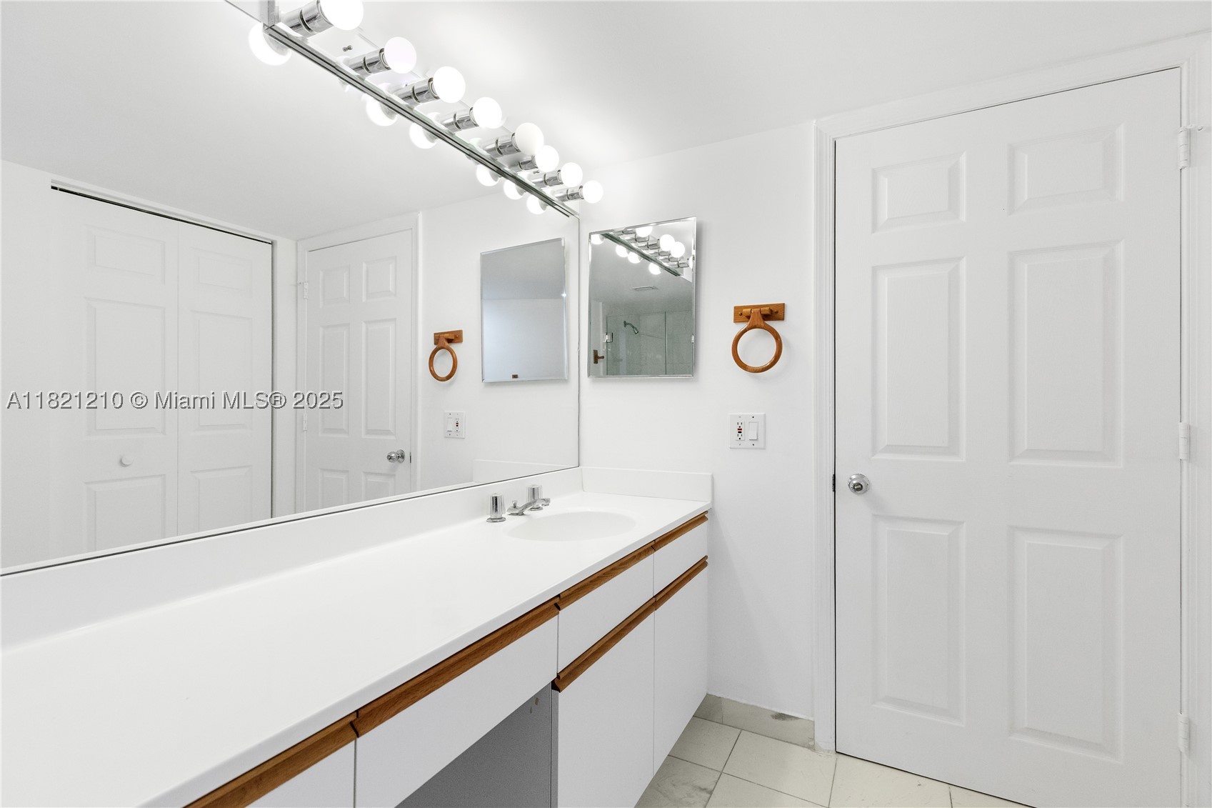 3530 Mystic Pointe Dr #2108, Aventura FL 33180