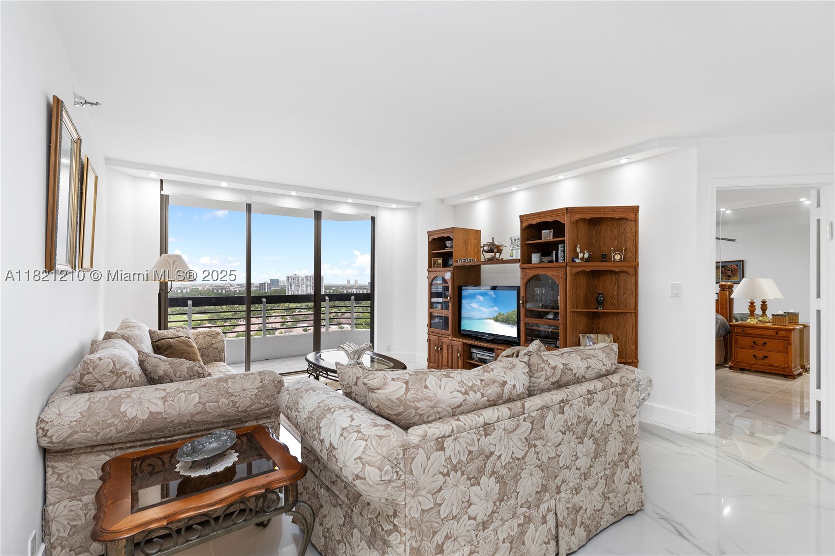 3530 Mystic Pointe Dr #2108, Aventura FL 33180