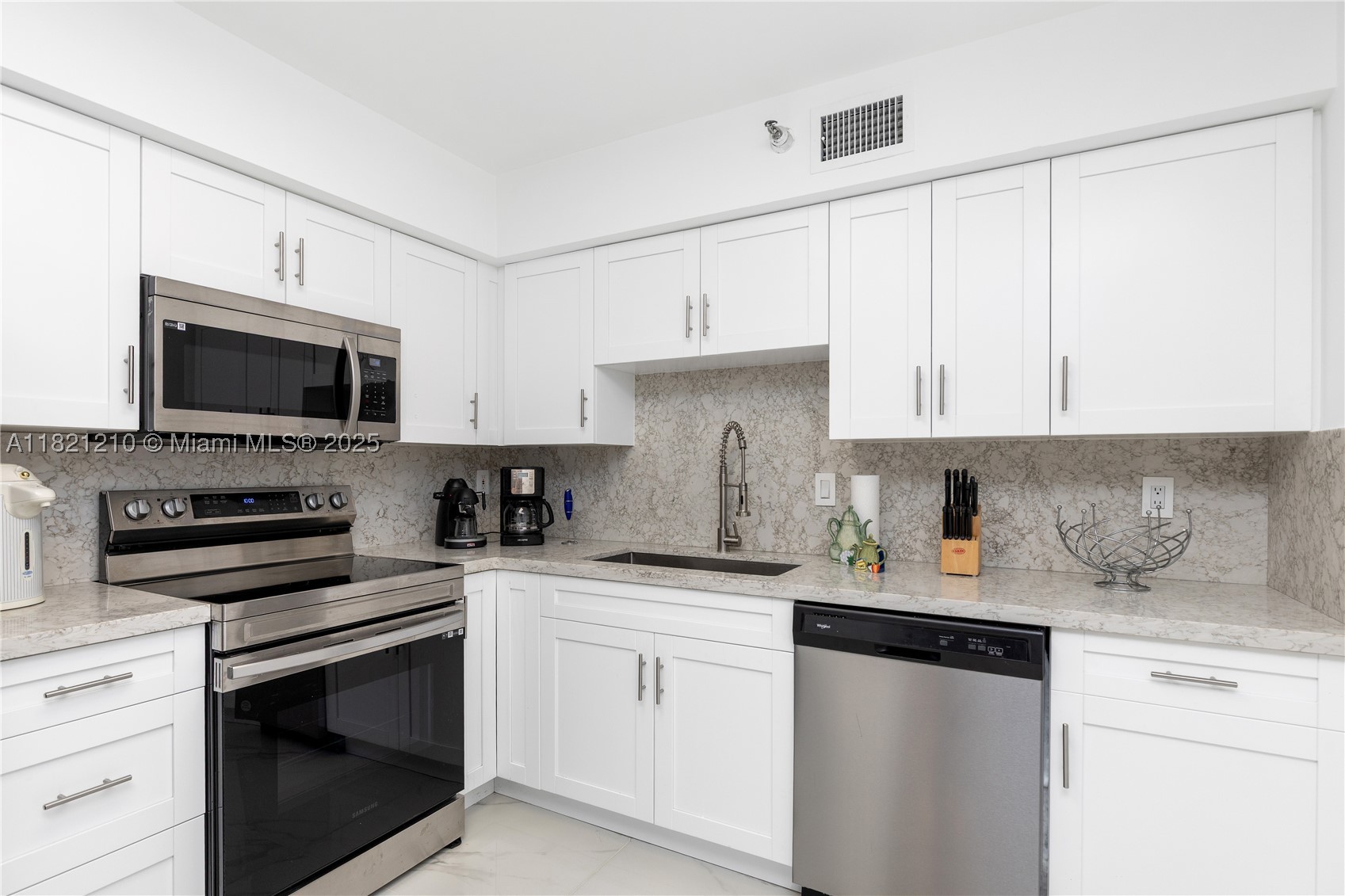 3530 Mystic Pointe Dr #2108, Aventura FL 33180