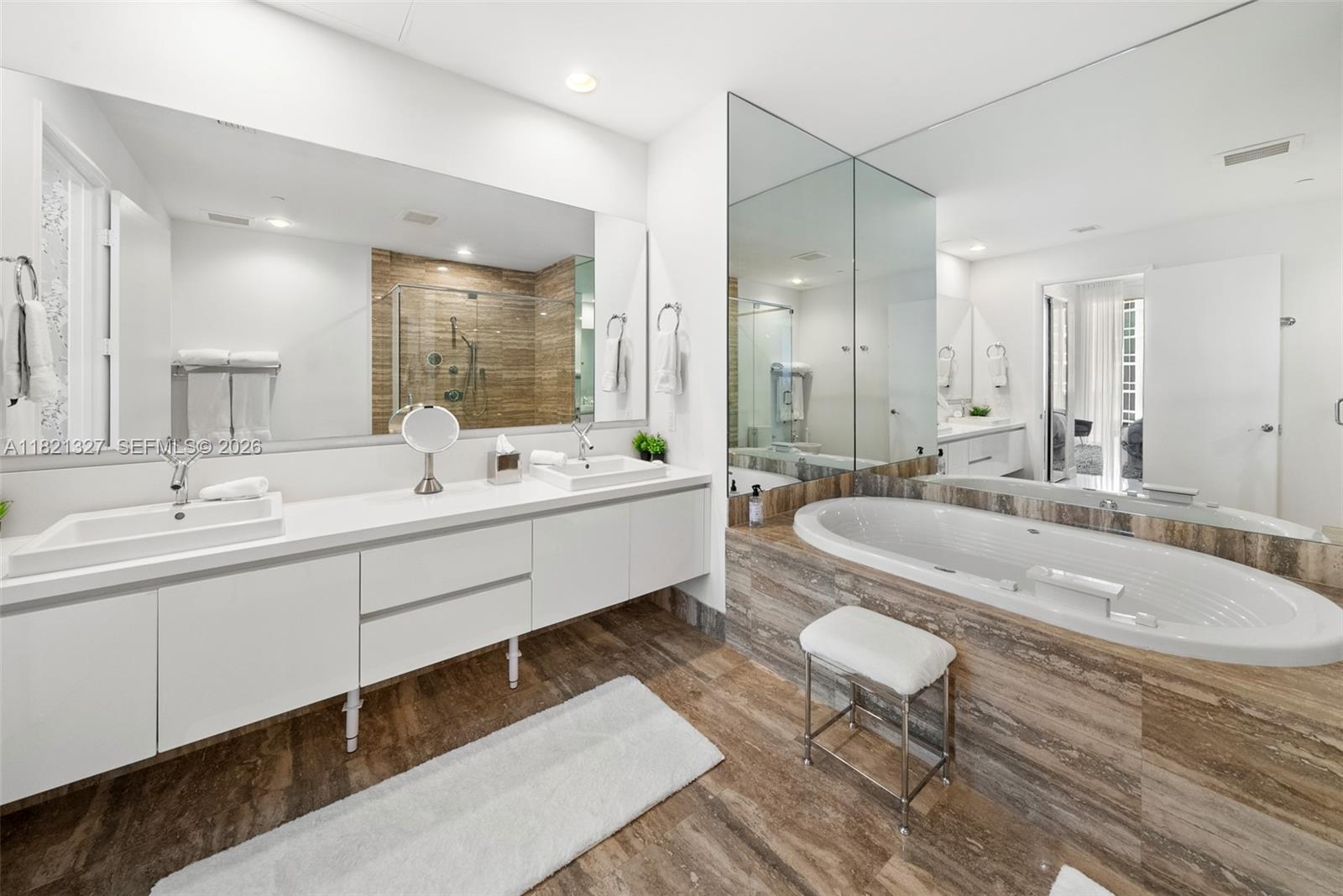 15901 Collins Ave #3302, Sunny Isles Beach FL 33160