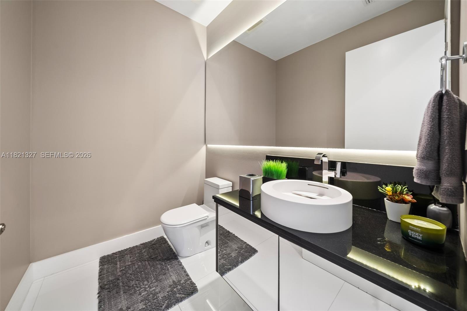 15901 Collins Ave #3302, Sunny Isles Beach FL 33160