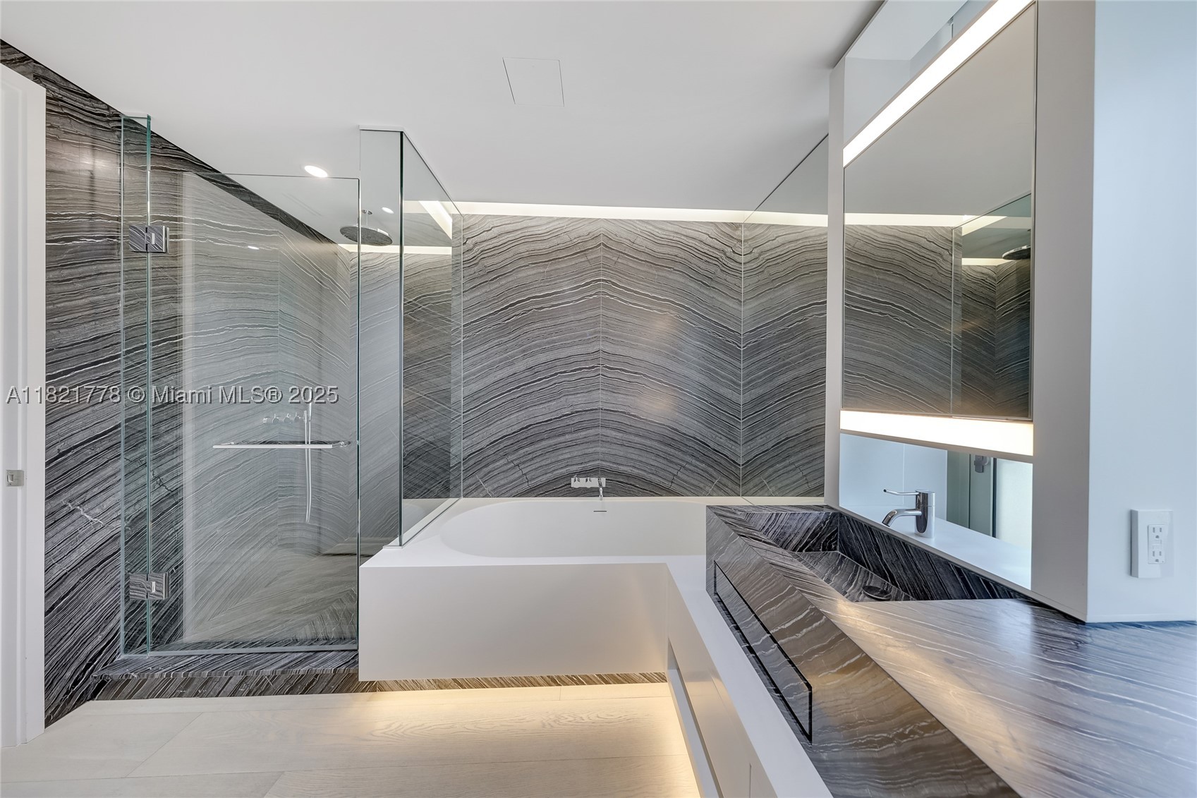 300 Collins Ave #3D, Miami Beach FL 33139