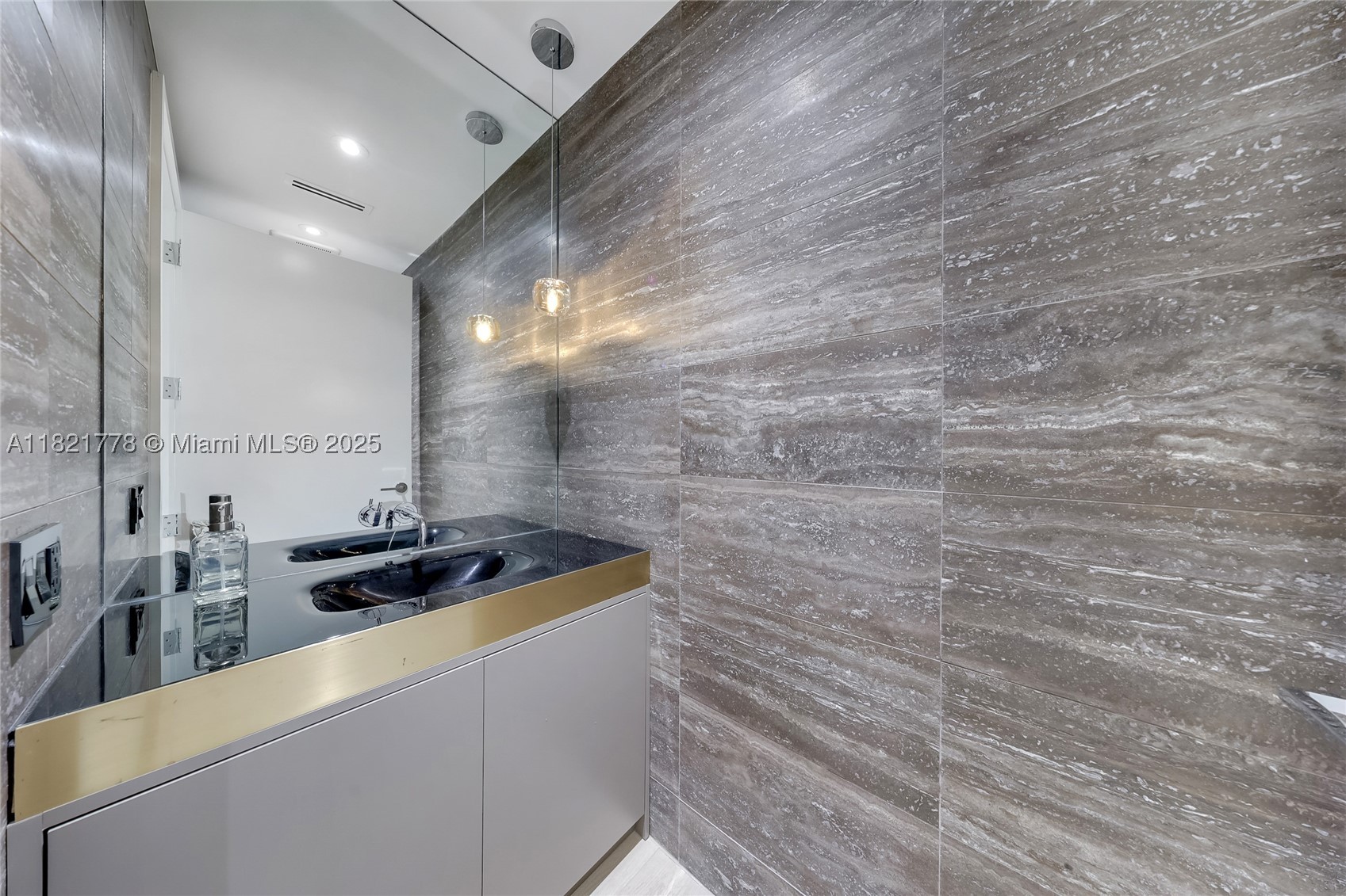 300 Collins Ave #3D, Miami Beach FL 33139