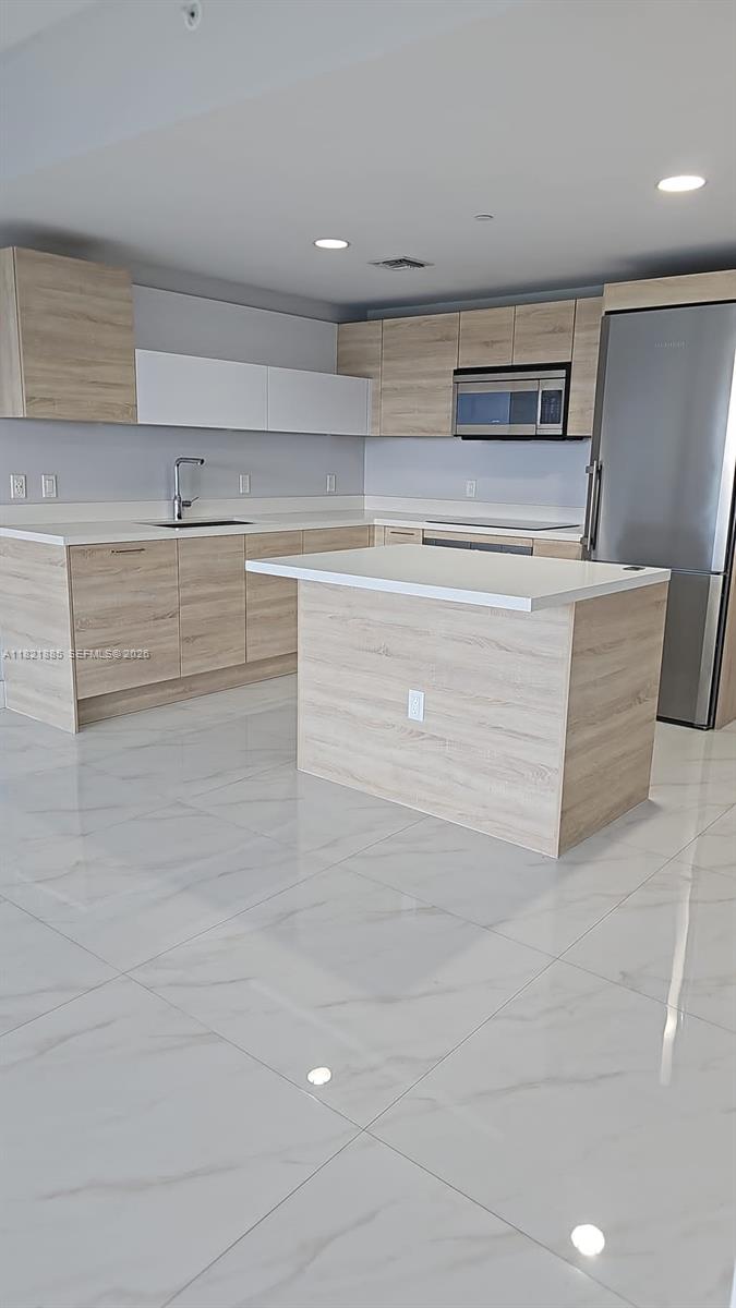 16385 Biscayne Blvd #902, North Miami Beach FL 33160