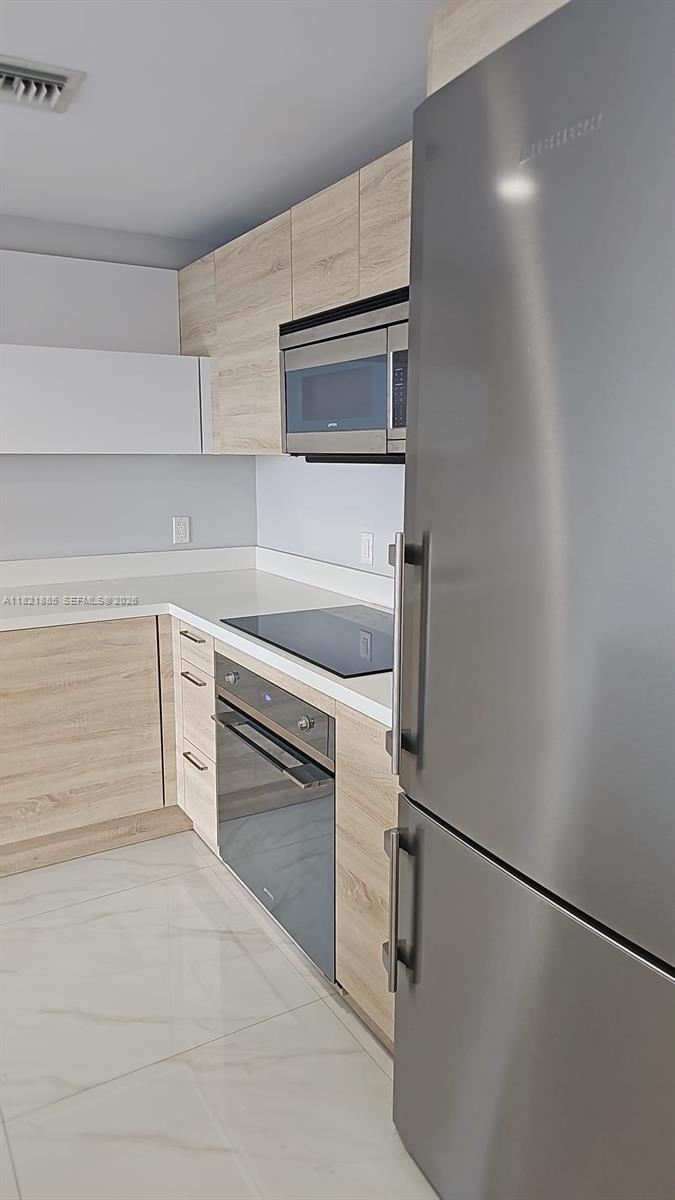 16385 Biscayne Blvd #902, North Miami Beach FL 33160
