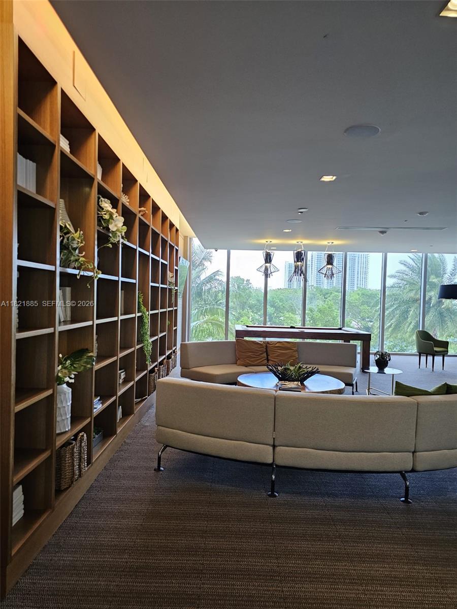 16385 Biscayne Blvd #902, North Miami Beach FL 33160