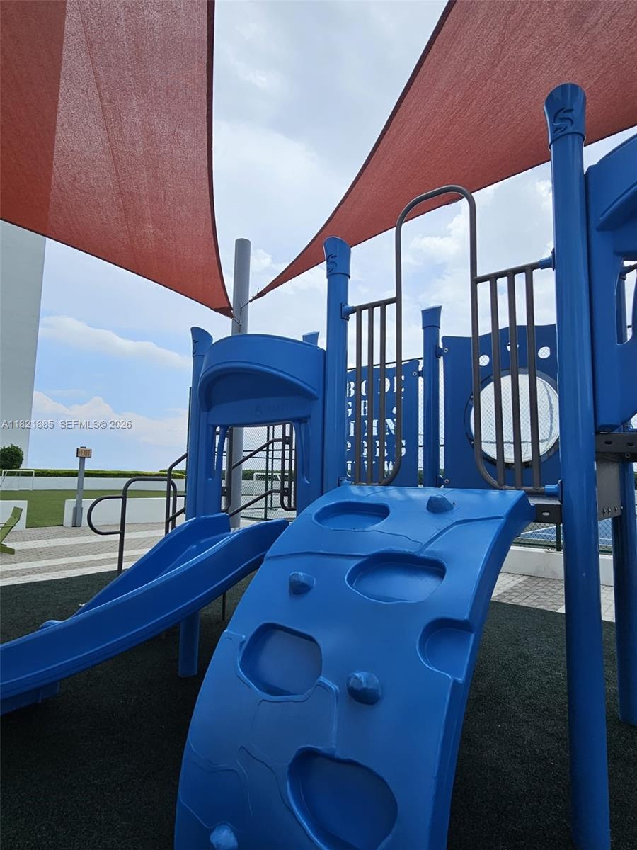 16385 Biscayne Blvd #902, North Miami Beach FL 33160