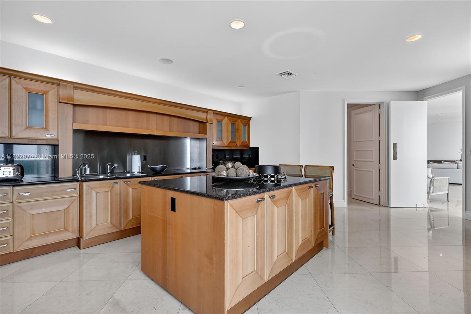 20155 NE 38th Ct #2201, Aventura FL 33180