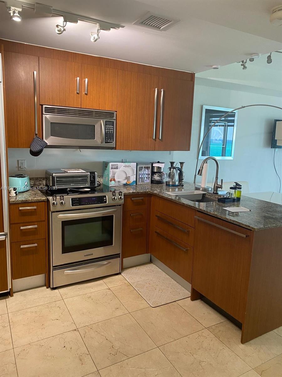 10275 Collins Ave #1004, Bal Harbour FL 33154