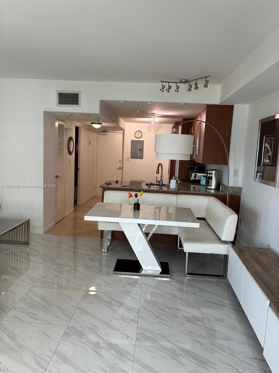 10275 Collins Ave #1004, Bal Harbour FL 33154