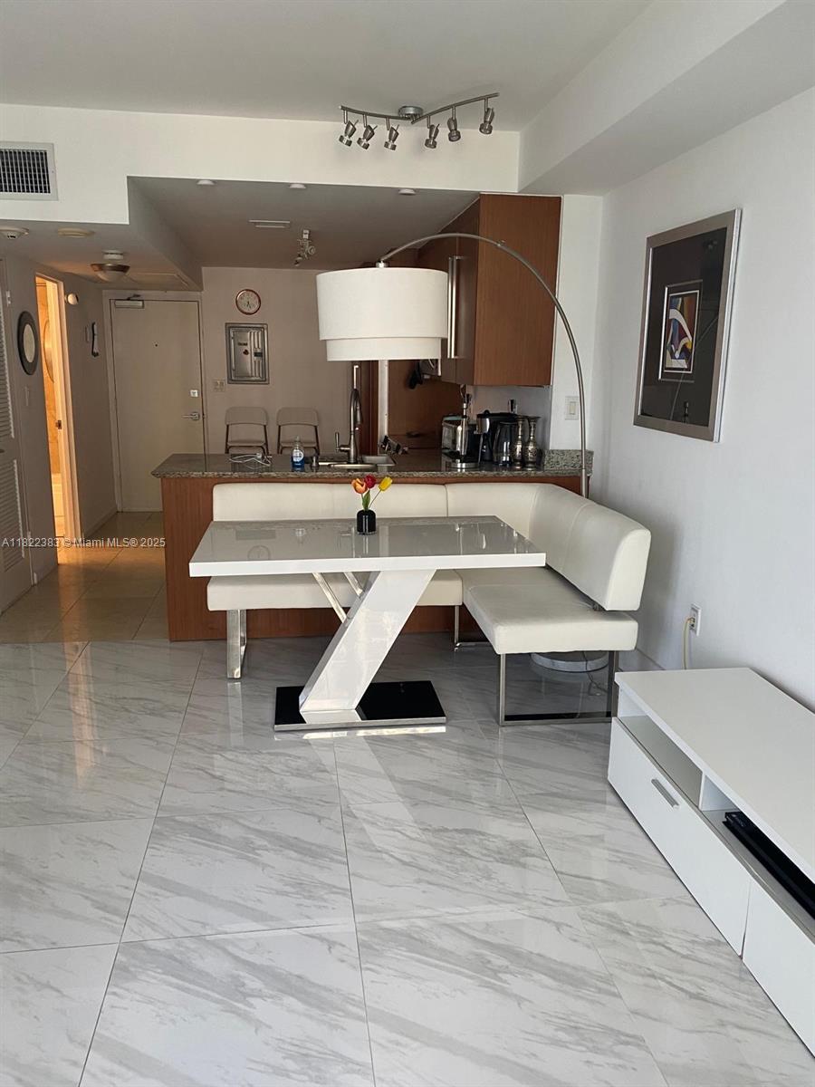10275 Collins Ave #1004, Bal Harbour FL 33154