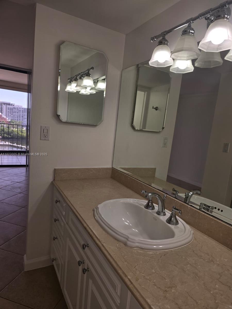 Miami FL 33129 - A11823005