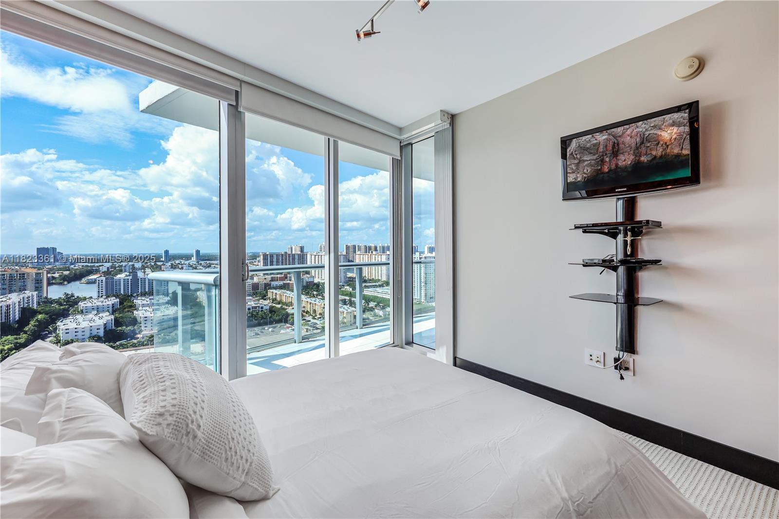 17001 Collins Ave #2508, Sunny Isles Beach FL 33160