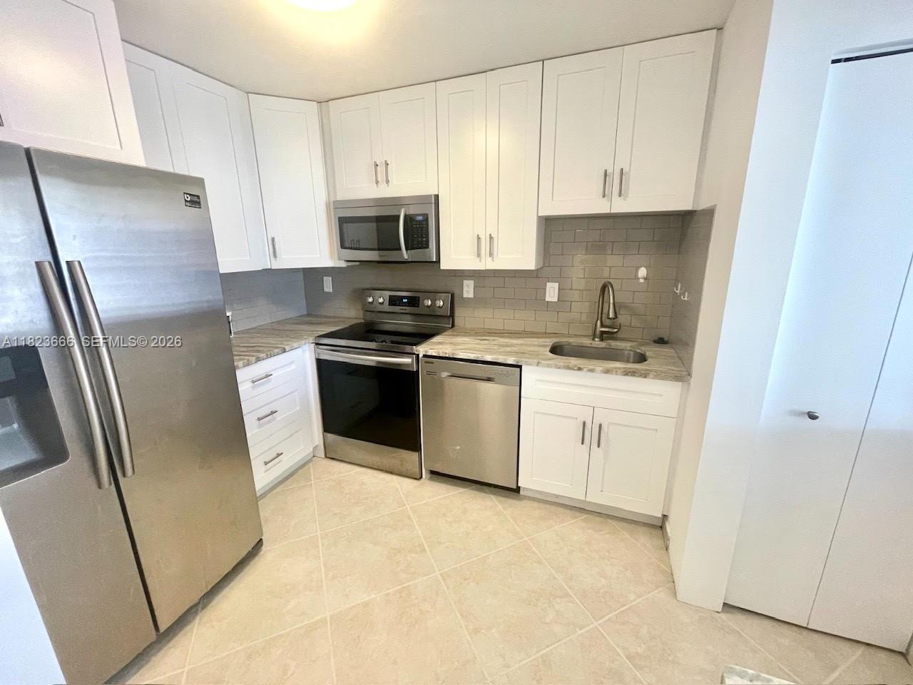 3731 N Country Club Dr #2023, Aventura FL 33180
