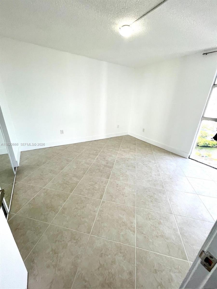 3731 N Country Club Dr #2023, Aventura FL 33180