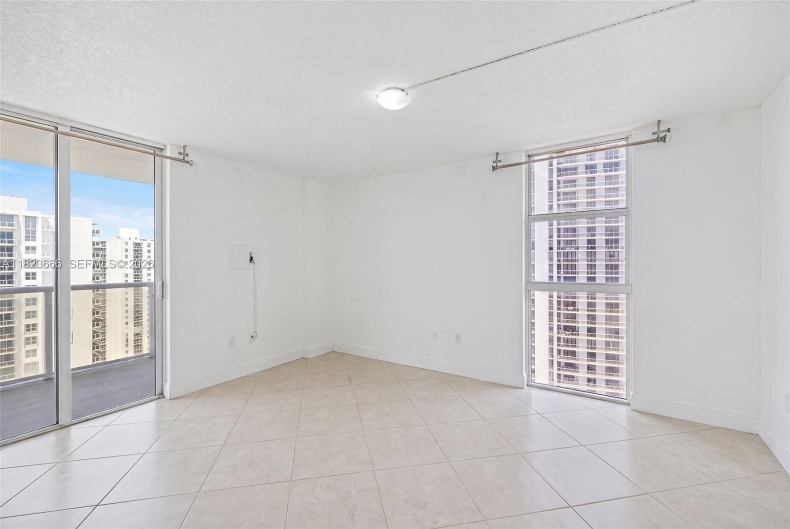 3731 N Country Club Dr #2023, Aventura FL 33180
