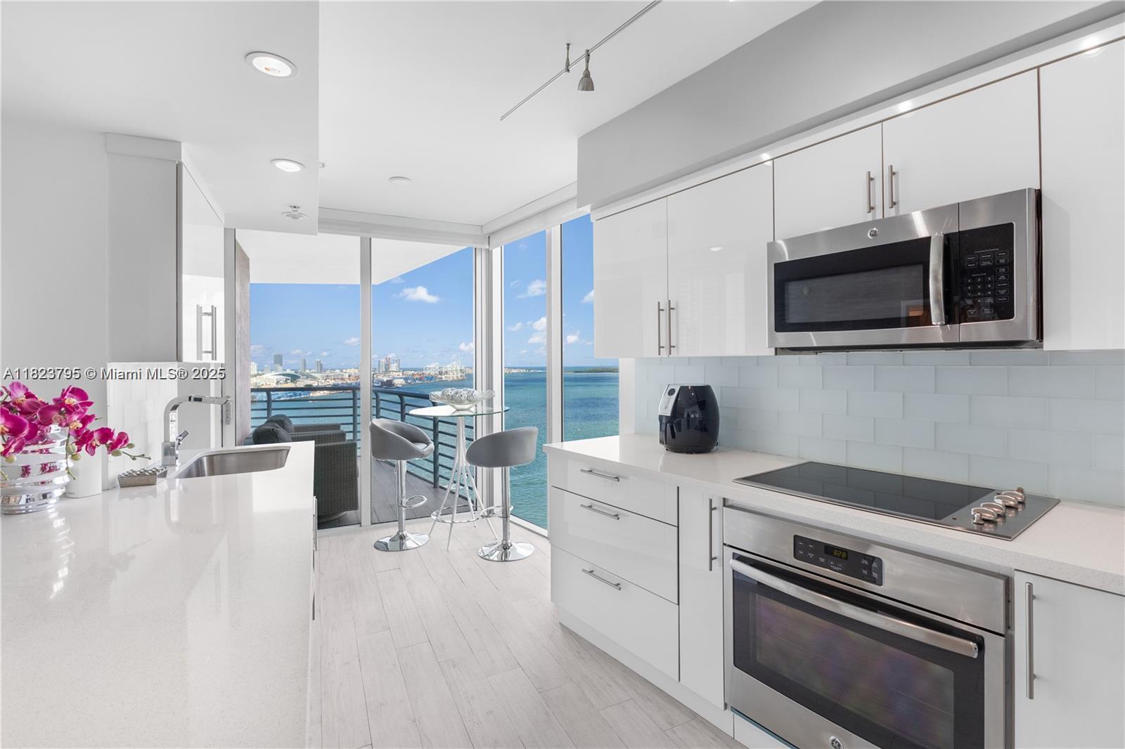 335 S Biscayne #2309, Miami FL 33131