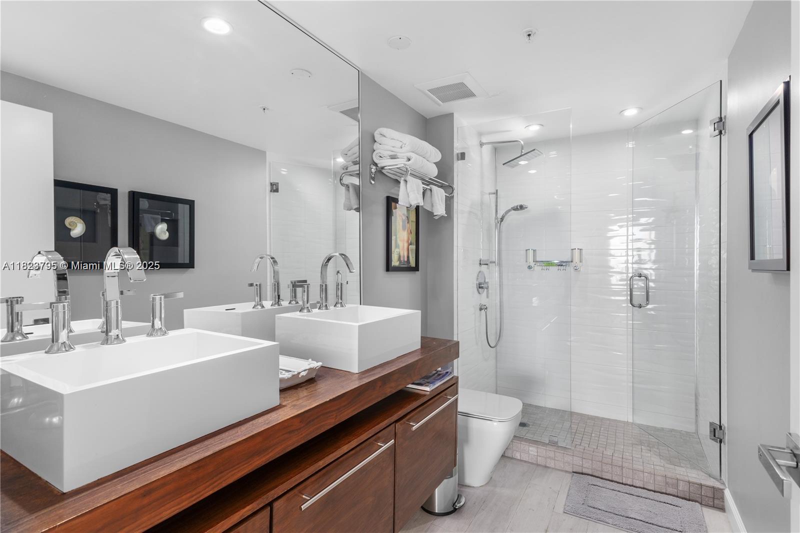 335 S Biscayne #2309, Miami FL 33131