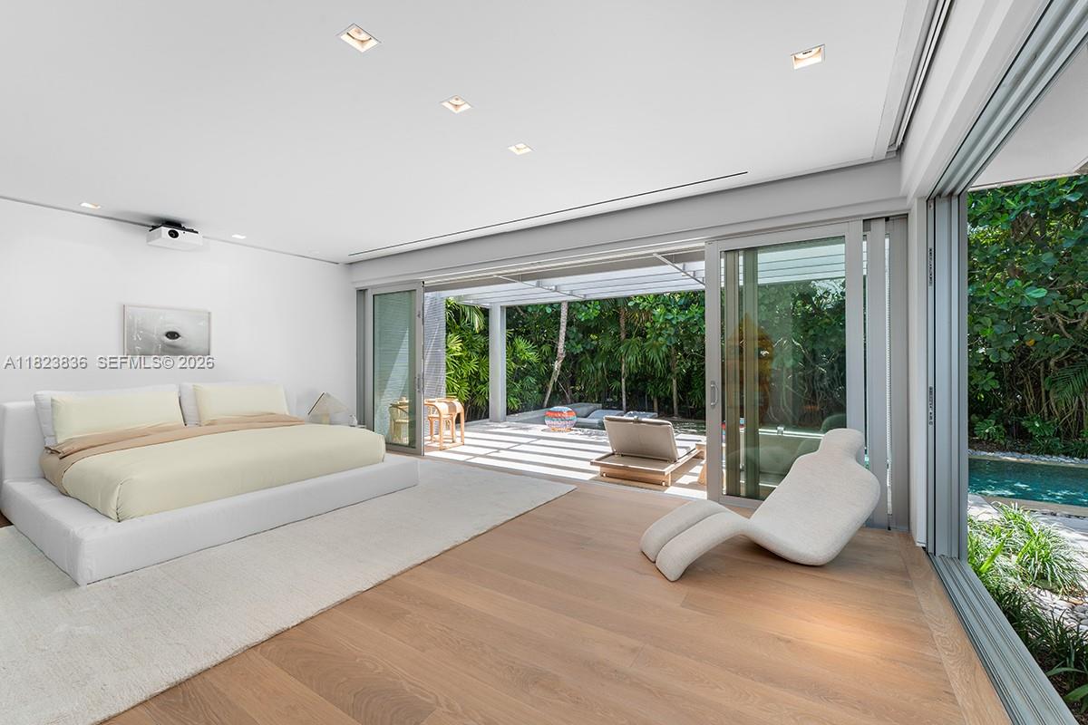 11 La Gorce Cir, Miami Beach FL 33141