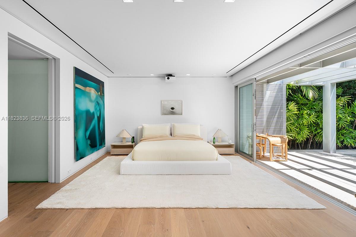 11 La Gorce Cir, Miami Beach FL 33141