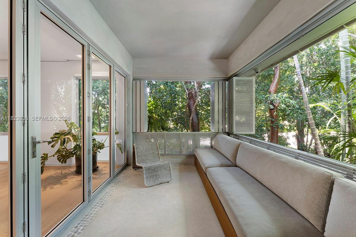11 La Gorce Cir, Miami Beach FL 33141