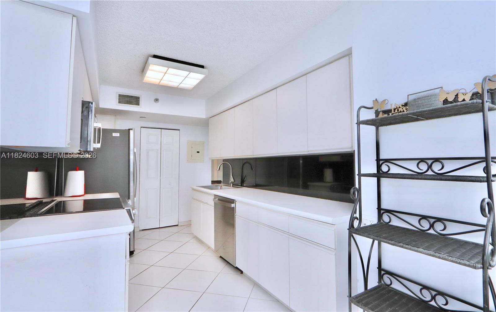 3530 Mystic Pointe Dr #506, Aventura FL 33180
