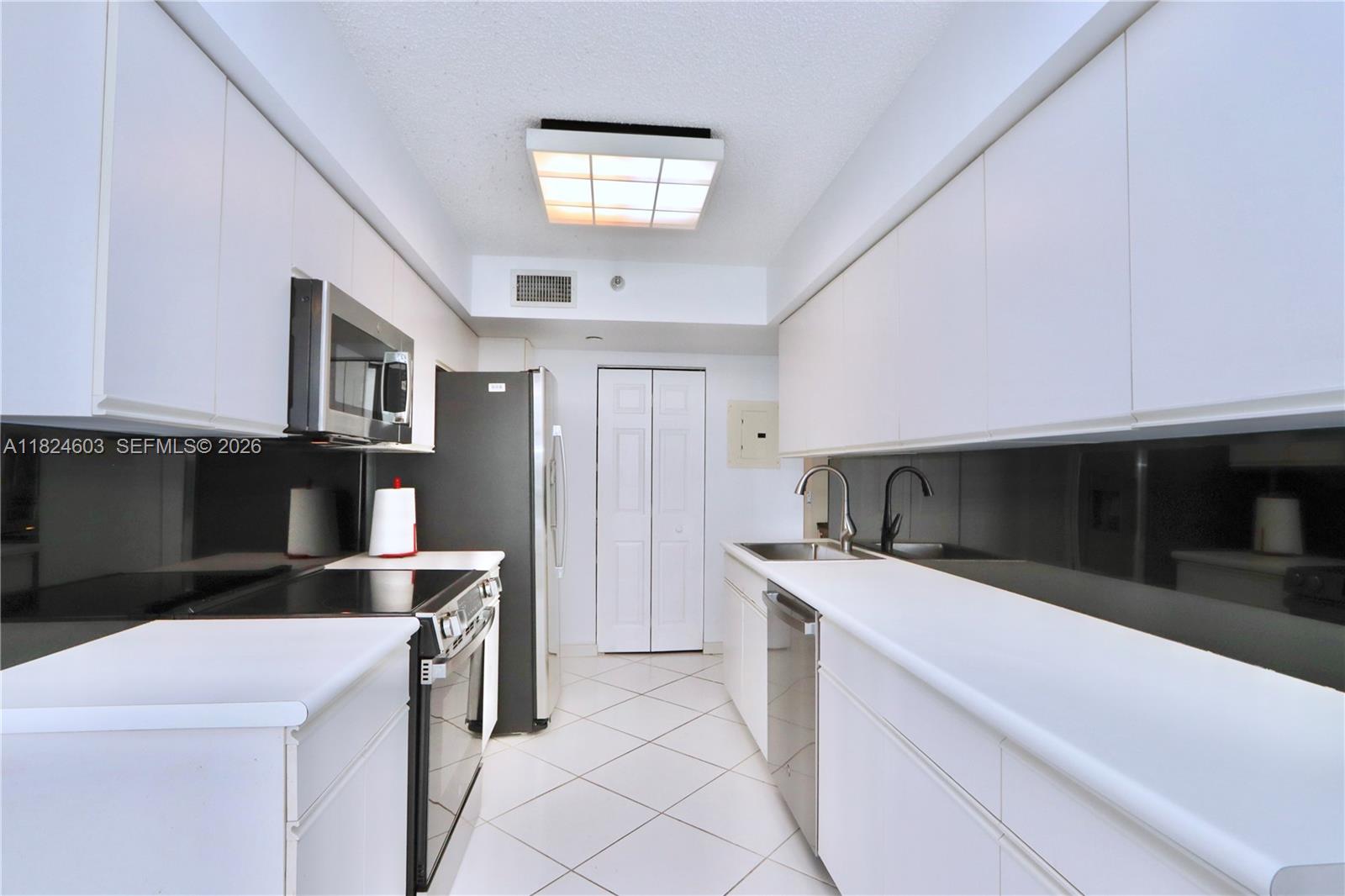 3530 Mystic Pointe Dr #506, Aventura FL 33180