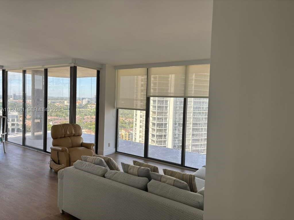 19355 Turnberry Way #19D, Aventura FL 33180