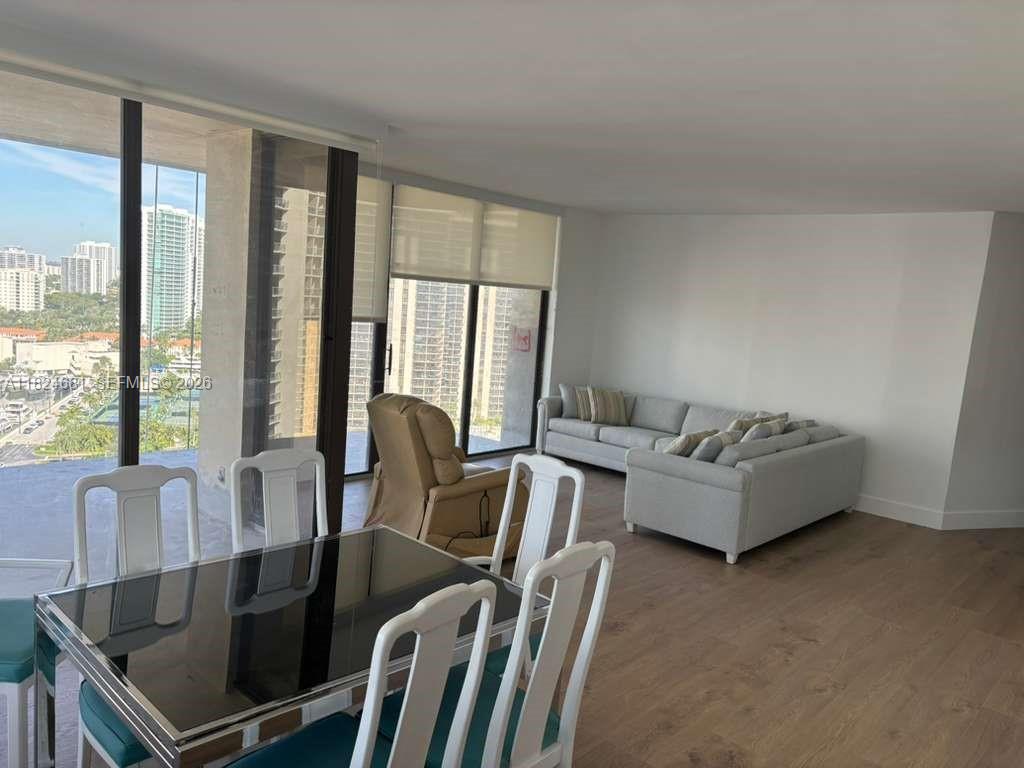 19355 Turnberry Way #19D, Aventura FL 33180