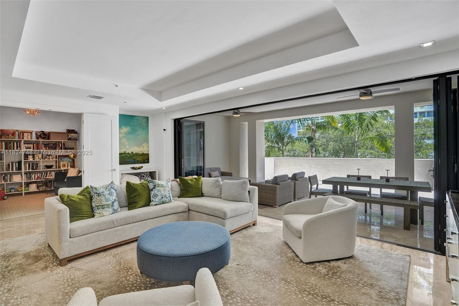 718 Valencia Ave #204, Coral Gables FL 33134