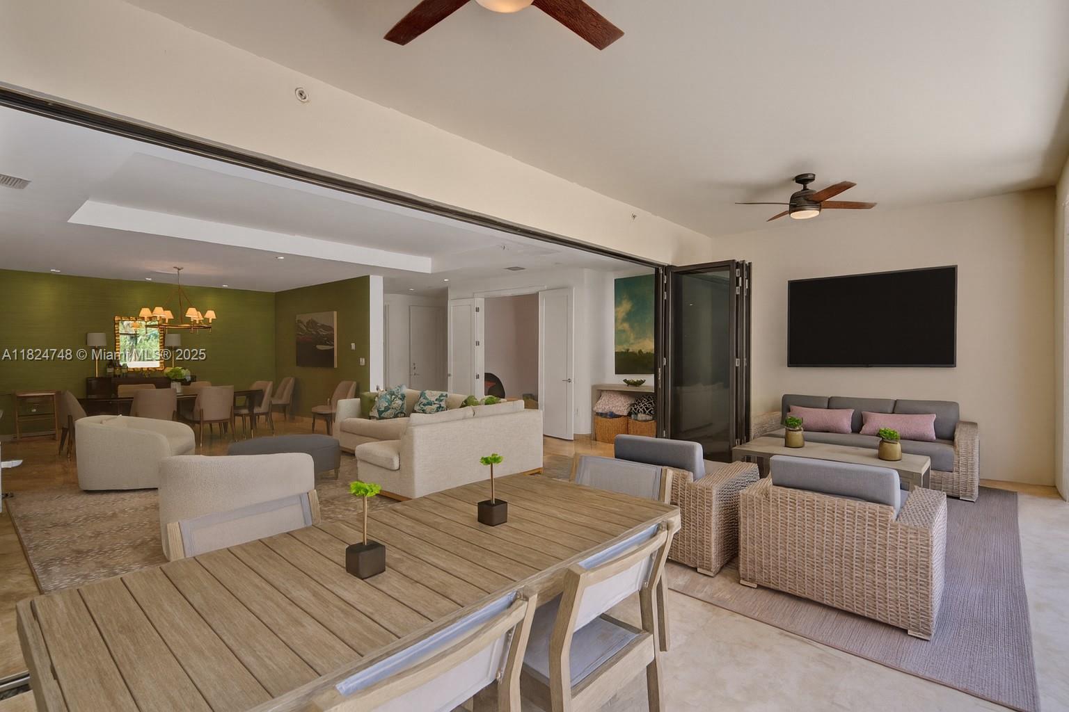 718 Valencia Ave #204, Coral Gables FL 33134