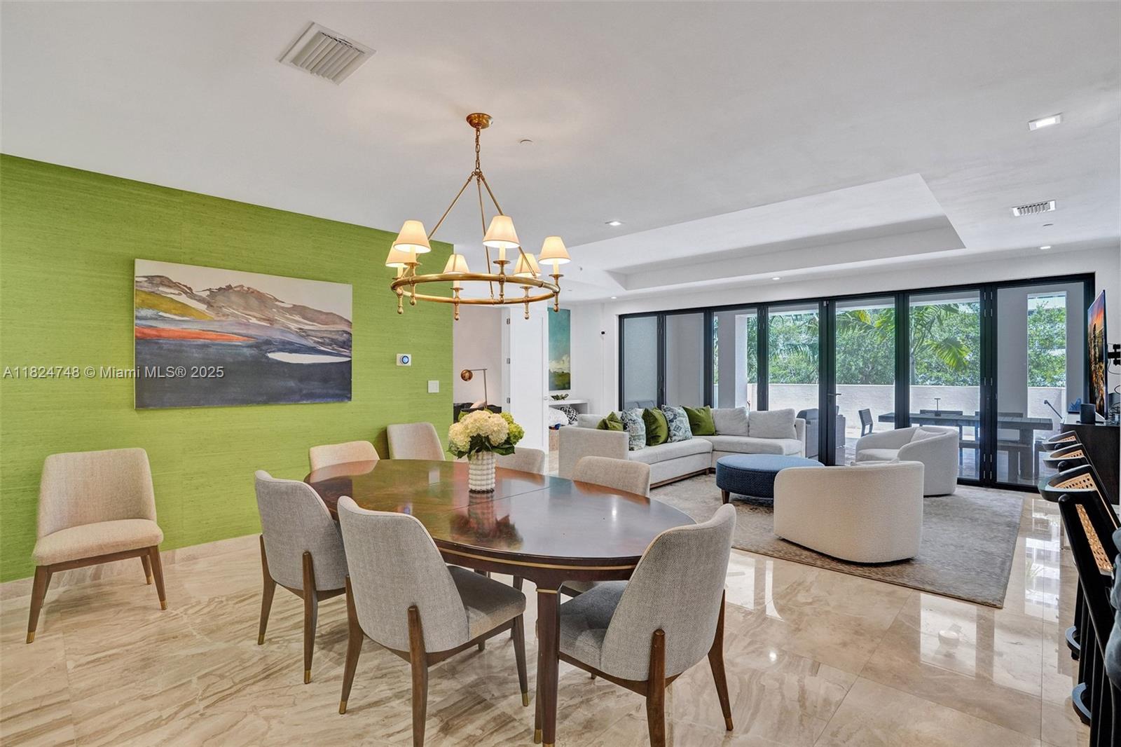 718 Valencia Ave #204, Coral Gables FL 33134