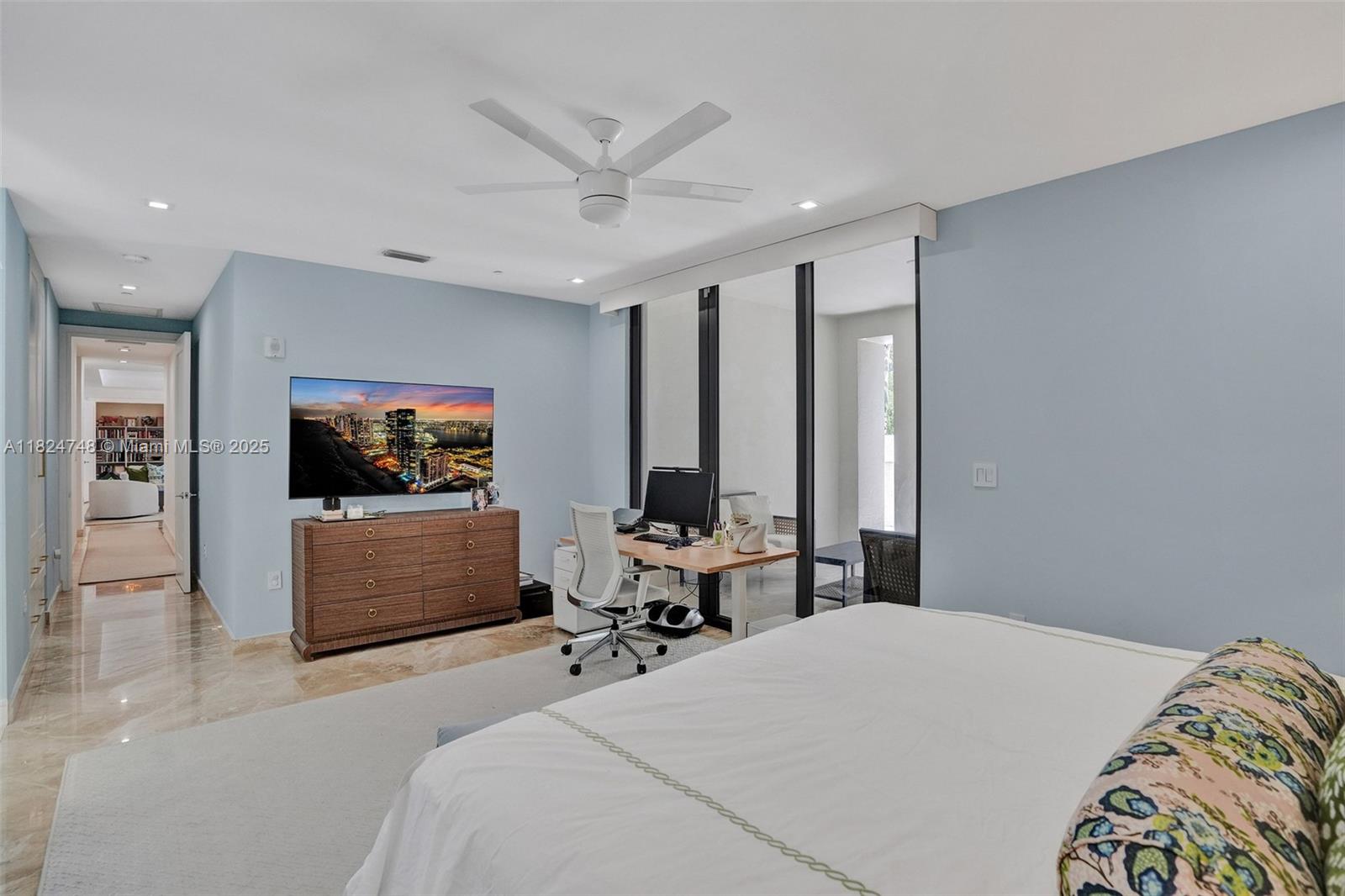 718 Valencia Ave #204, Coral Gables FL 33134