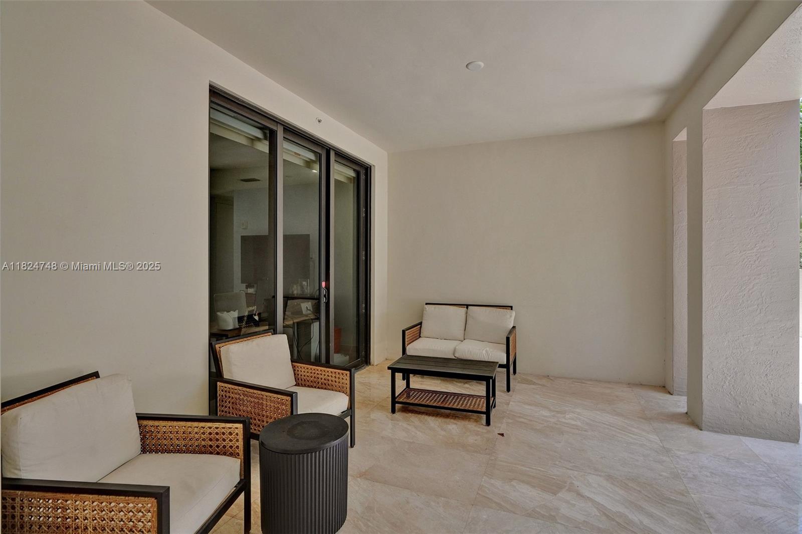 718 Valencia Ave #204, Coral Gables FL 33134