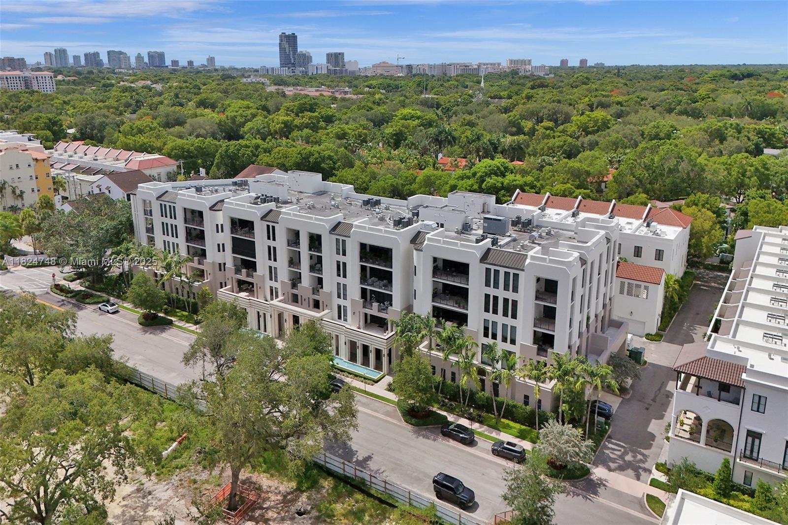 718 Valencia Ave #204, Coral Gables FL 33134