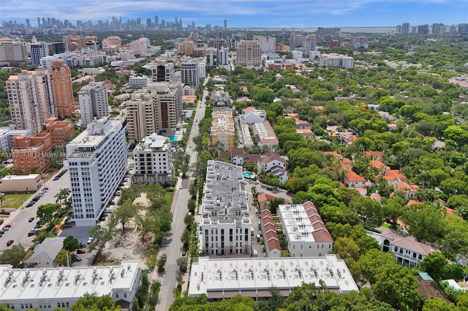 718 Valencia Ave #204, Coral Gables FL 33134