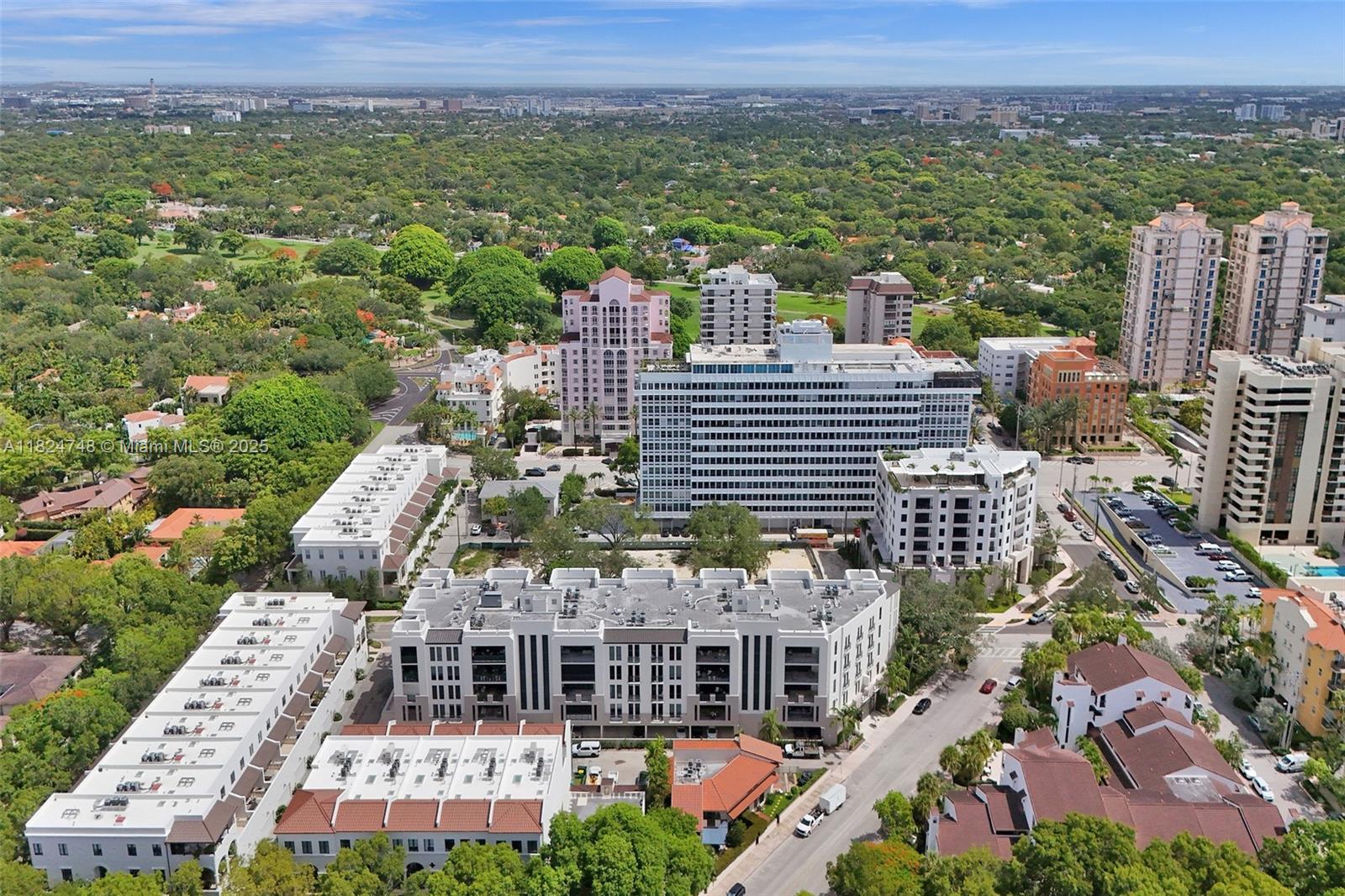 718 Valencia Ave #204, Coral Gables FL 33134