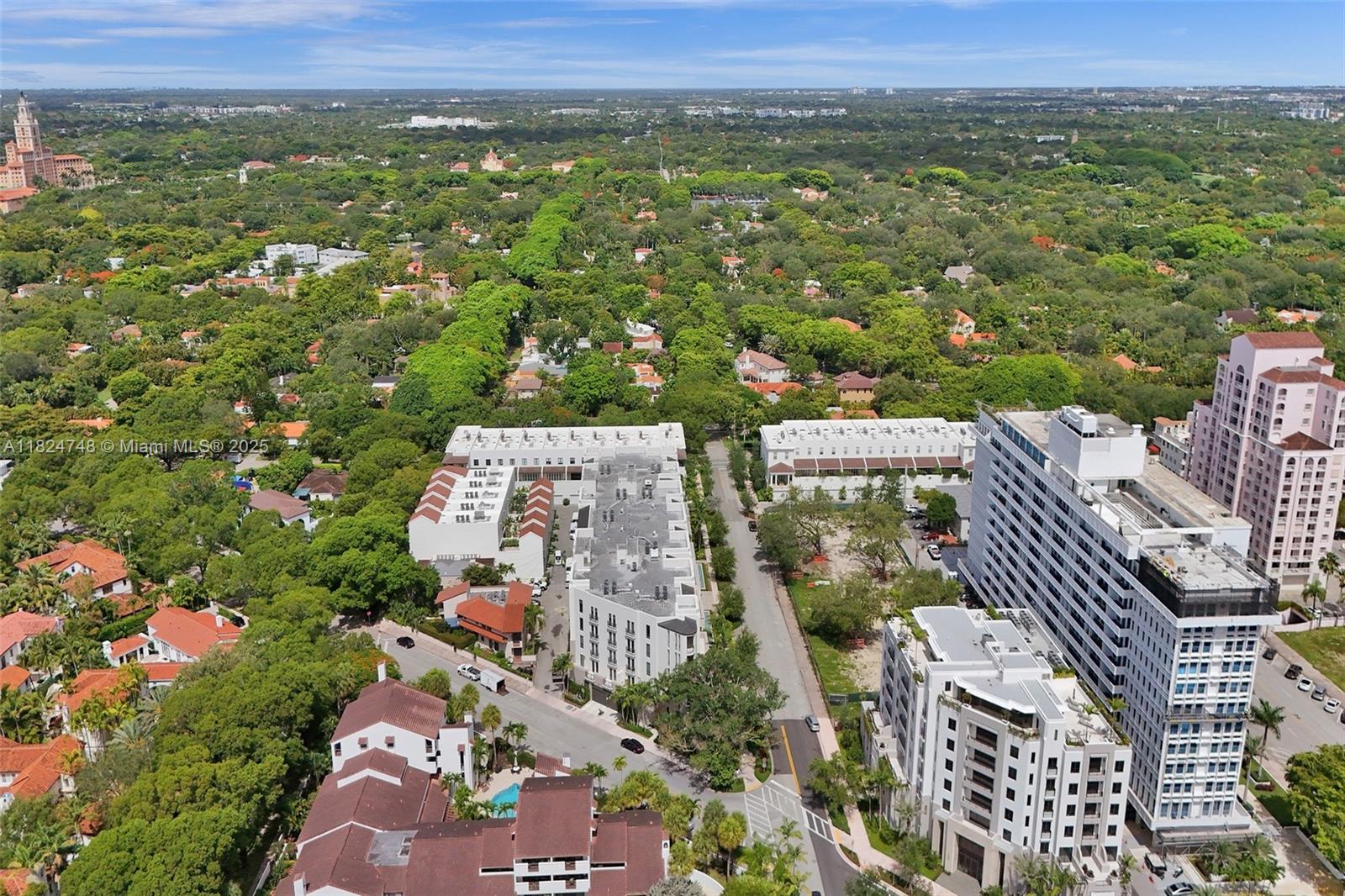 718 Valencia Ave #204, Coral Gables FL 33134